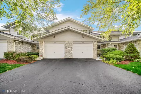678 N Tamarac Blvd, Addison, IL 60101