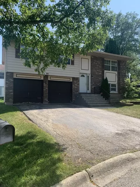 301 Elwood Ct, Westmont, IL 60559