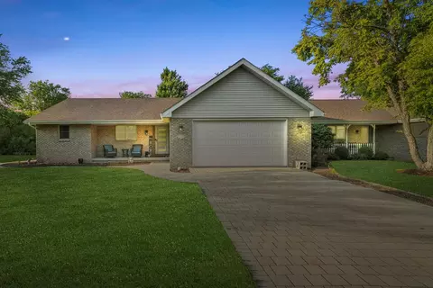 603 E Mondamin St #A, Minooka, IL 60447