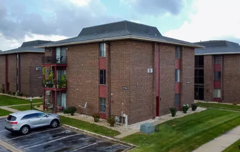 15708 Terrace Dr #R1, Oak Forest, IL 60452