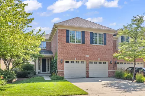 2143 Claridge Ln, Northbrook, IL 60062