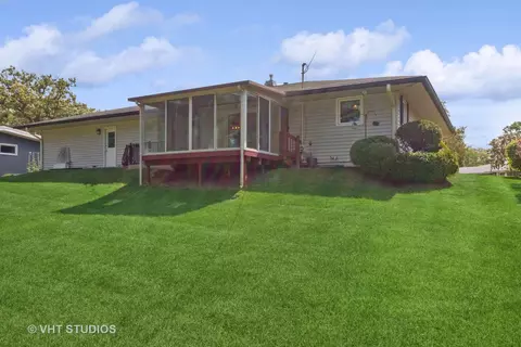 1902 Oak Leaf Dr, South Beloit, IL 61080 photo 7