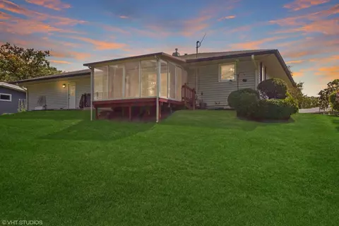 1902 Oak Leaf Dr, South Beloit, IL 61080 photo 6