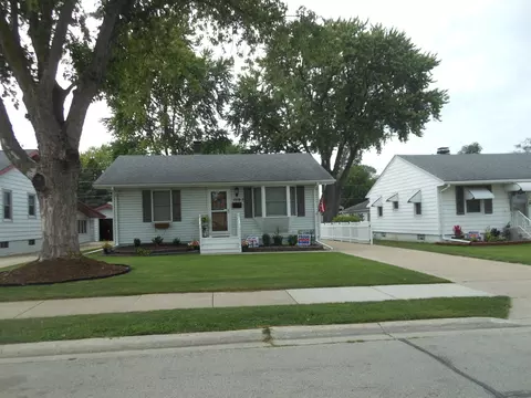 1919 Oakland Ave, Crest Hill, IL 60403