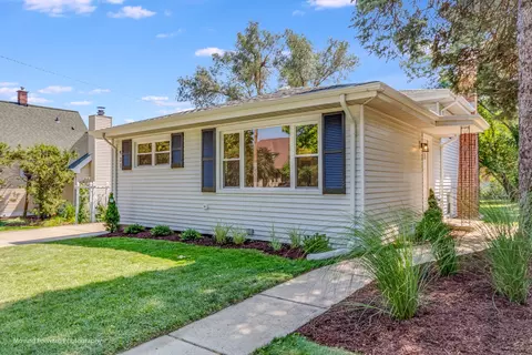 431 Gierz St, Downers Grove, IL 60515