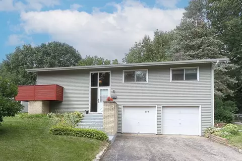 537 S 13th St, Saint Charles, IL 60174