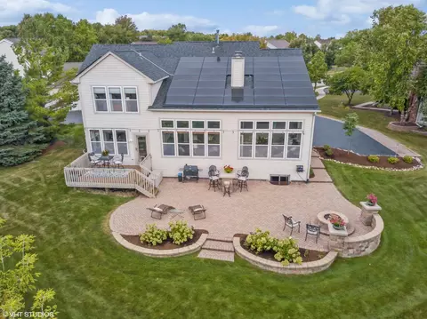 16 Rock River Ct, Algonquin, IL 60102 photo 3