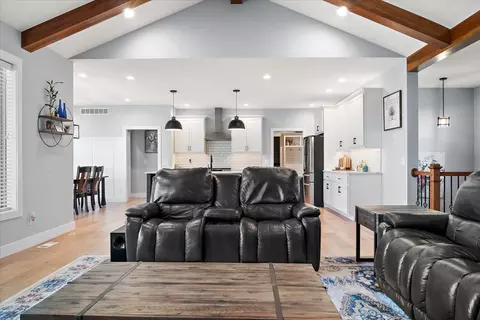 809 Table Rock Cir, Normal, IL 61761 photo 8