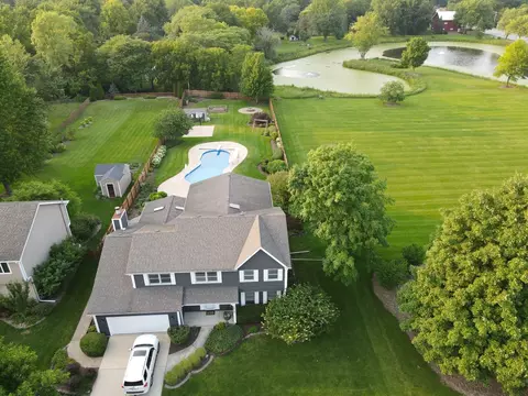 1219 Leverenz Rd, Naperville, IL 60564