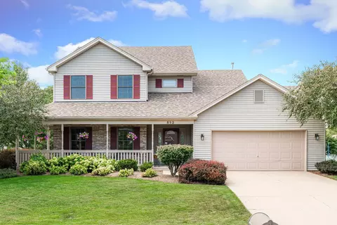 852 Ridge Dr, Elburn, IL 60119