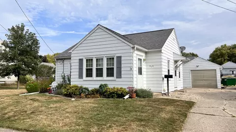 514 W Park St, Morrison, IL 61270