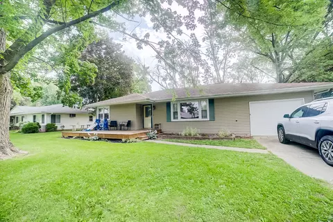517 N 3rd St, Cissna Park, IL 60924
