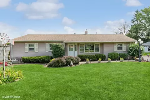 413 Village Rd, Willowbrook, IL 60527