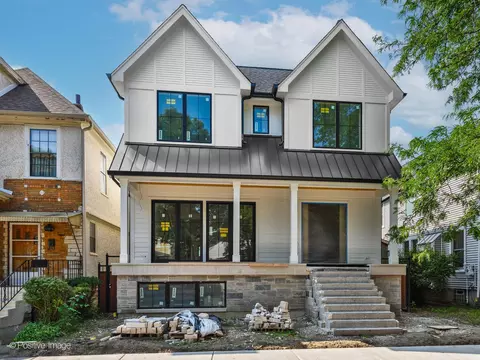 2027 W Eastwood Ave, Chicago, IL 60625