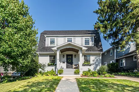 1105 N Wheaton Ave, Wheaton, IL 60187