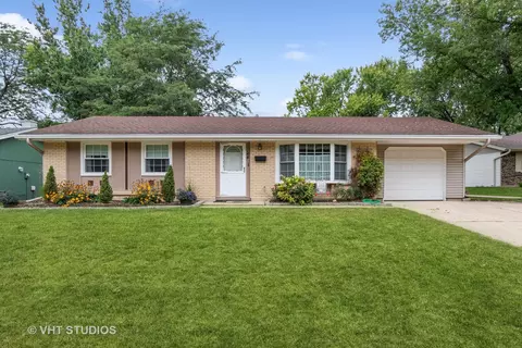524 Westover Ln, Schaumburg, IL 60193