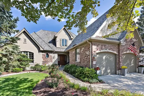 76 Forest Gate Cir, Oak Brook, IL 60523