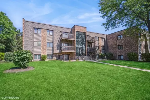 1480 Stonebridge Cir #D12, Wheaton, IL 60189