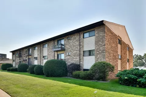 1243 Brown St #2A, Des Plaines, IL 60016