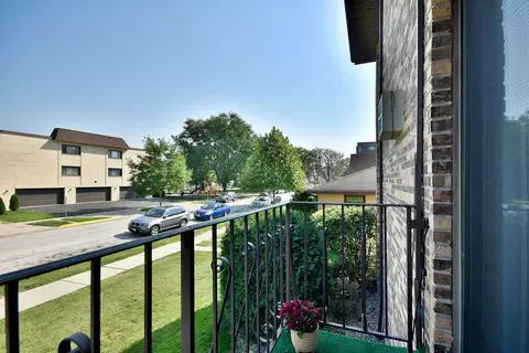 1243 Brown St #2A, Des Plaines, IL 60016 photo 17