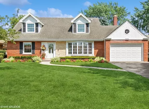 6431 N Kilpatrick Ave, Lincolnwood, IL 60712