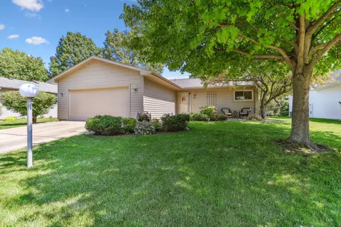 2204 Harrington Ct, Champaign, IL 61821