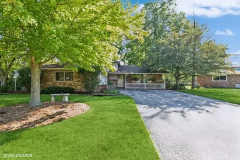 40 Joe Orr Ct, Crete, IL 60417