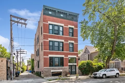 1351 N Damen Ave #201, Chicago, IL 60622