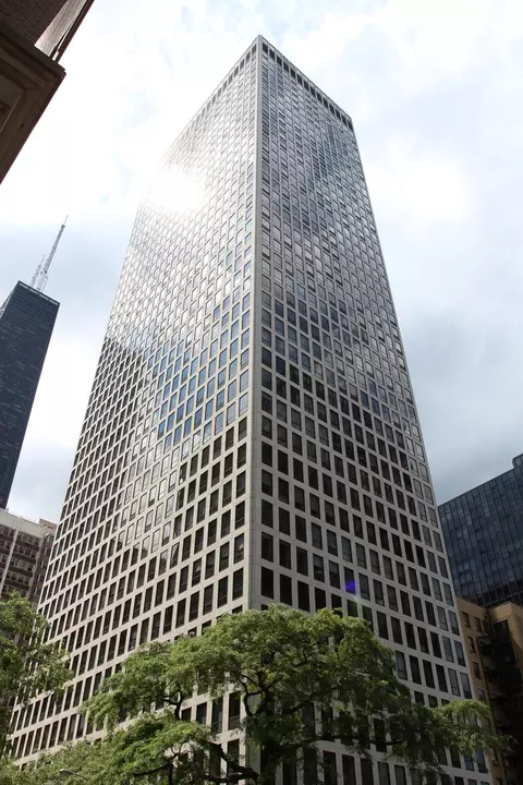 260 E Chestnut St #2502, Chicago, IL 60611