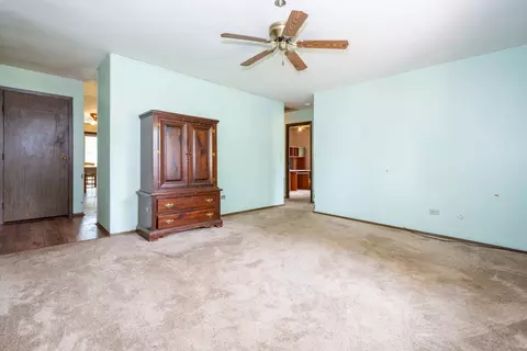 5213 Hunter Dr, Mchenry, IL 60050 photo 10