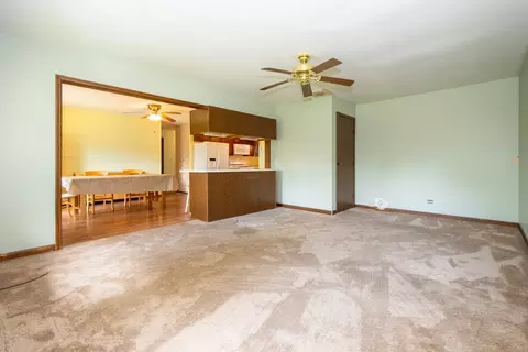 5213 Hunter Dr, Mchenry, IL 60050 photo 8