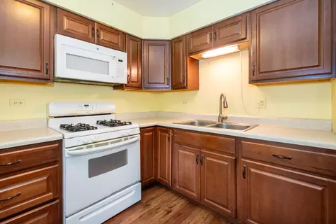 5213 Hunter Dr, Mchenry, IL 60050 photo 2