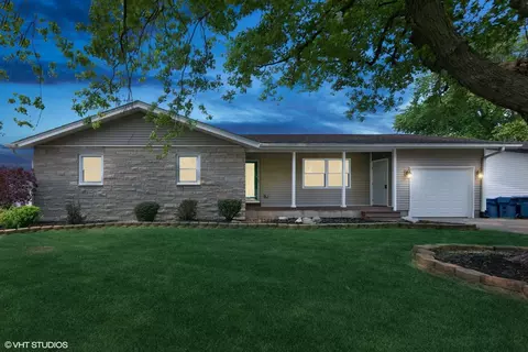207 S Griffin St, Grant Park, IL 60940