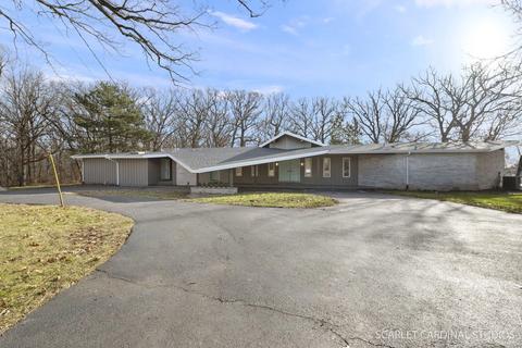 8601 W 96th Pl, Palos Hills, IL 60465