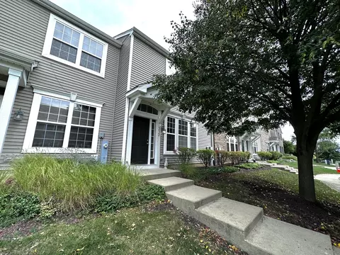 237 Springbrook Trl S, Oswego, IL 60543 photo 3