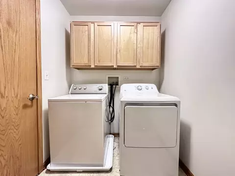 237 Springbrook Trl S, Oswego, IL 60543 photo 19