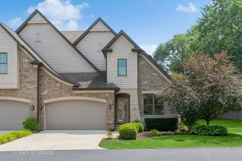 13 Westmoreland Ln, Naperville, IL 60540