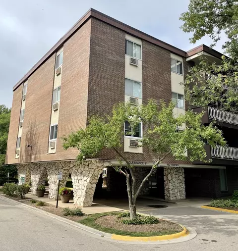 1331 S Finley Rd #411, Lombard, IL 60148