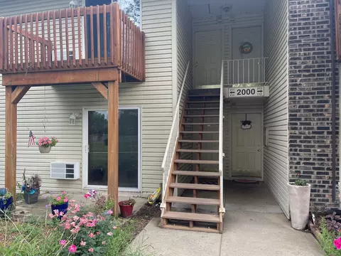 2000 Light Rd #111, Oswego, IL 60543