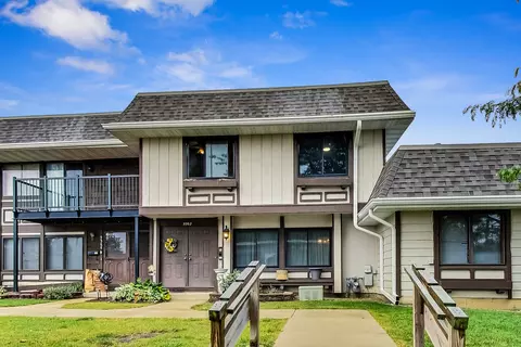 5562 Santa Cruz Dr, Hanover Park, IL 60133