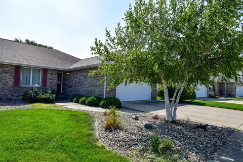 1388 S Turtle Dr #B, Pontiac, IL 61764