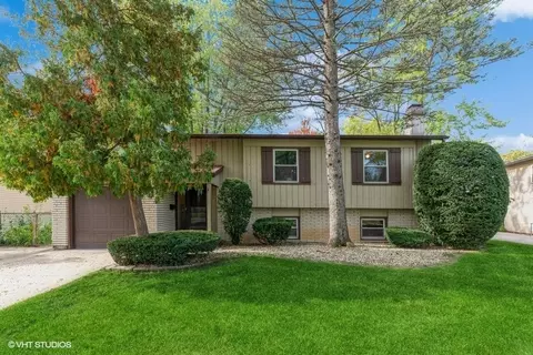 644 Raupp Blvd, Buffalo Grove, IL 60089