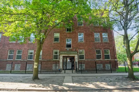 3555 W Ainslie St #2, Chicago, IL 60625