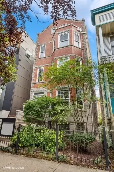 1219 W Melrose St #2, Chicago, IL 60657