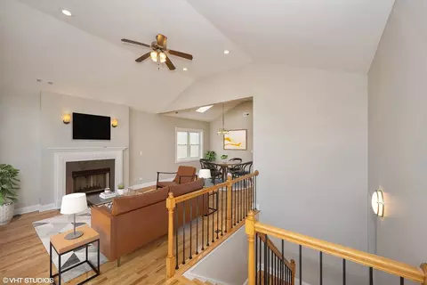 525 E Bowen Ave #3, Chicago, IL 60653 photo 2