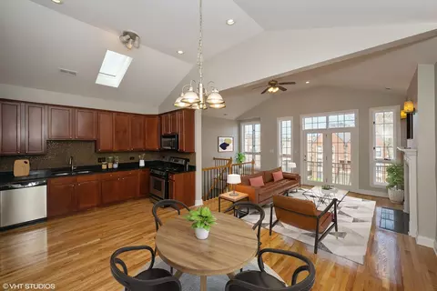 525 E Bowen Ave #3, Chicago, IL 60653 photo 8
