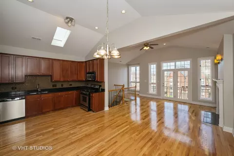 525 E Bowen Ave #3, Chicago, IL 60653 photo 9