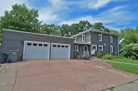 605 W Van Buren St, Ottawa, IL 61350