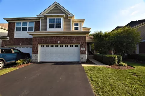 2710 Blakely Ln, Naperville, IL 60540