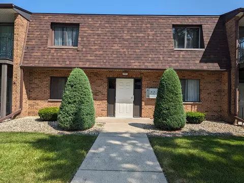 22457 Pleasant Dr #16, Richton Park, IL 60471